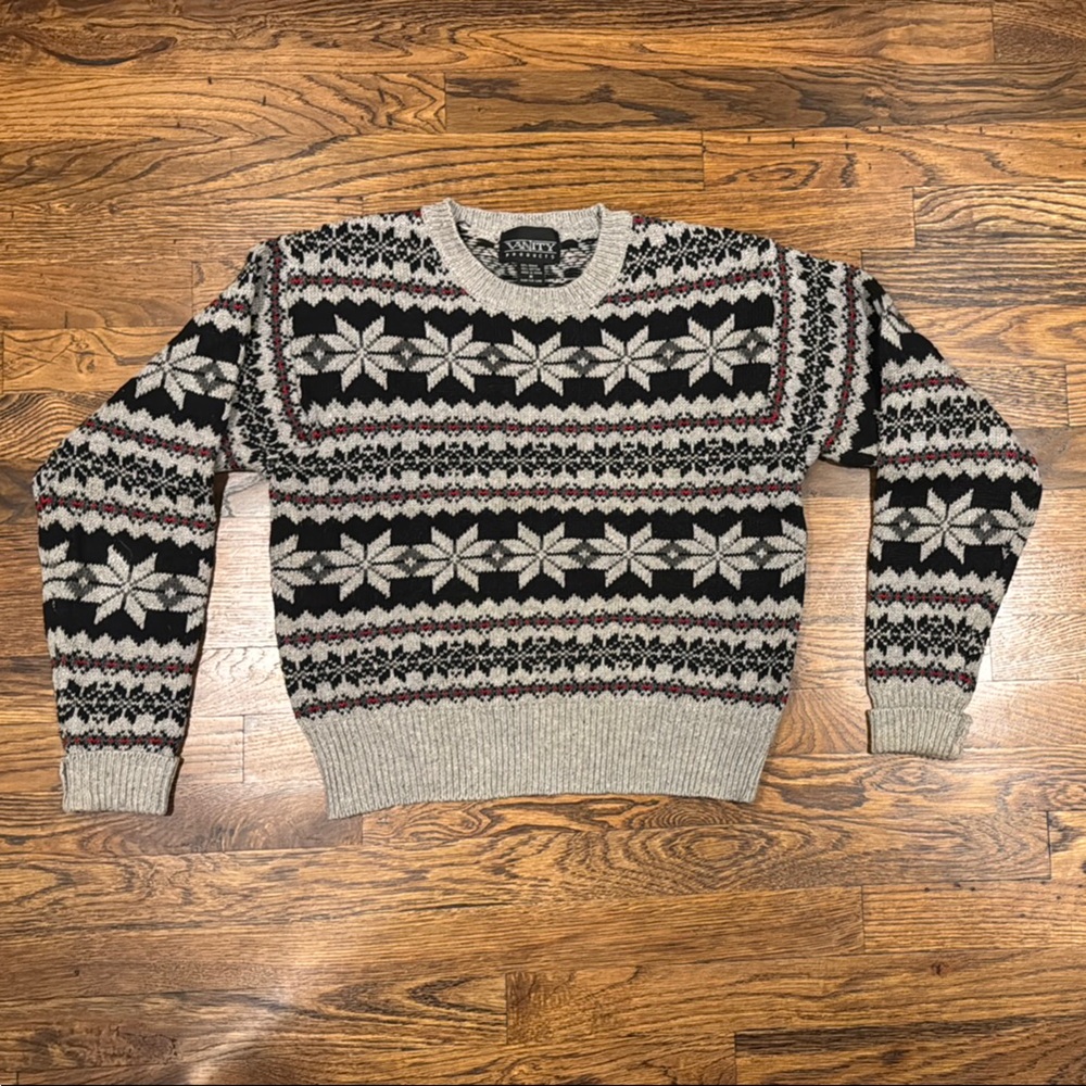 Women’s Black and Gray Sweater